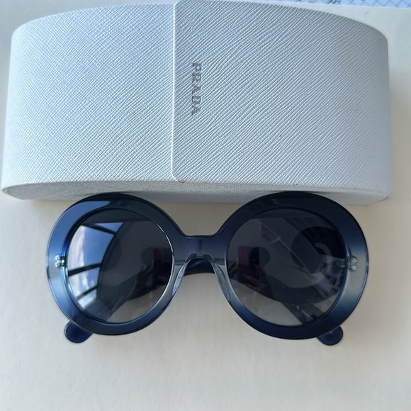 Rare find Prada Minimal Baroque Butterfly Sunglasses Blue Hyde - Picture 3 of 3